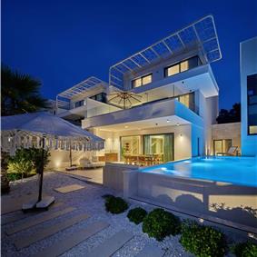Selection of 5 bedroom seafront villas with heated pool on Ciovo near Trogir, sleeps 10
